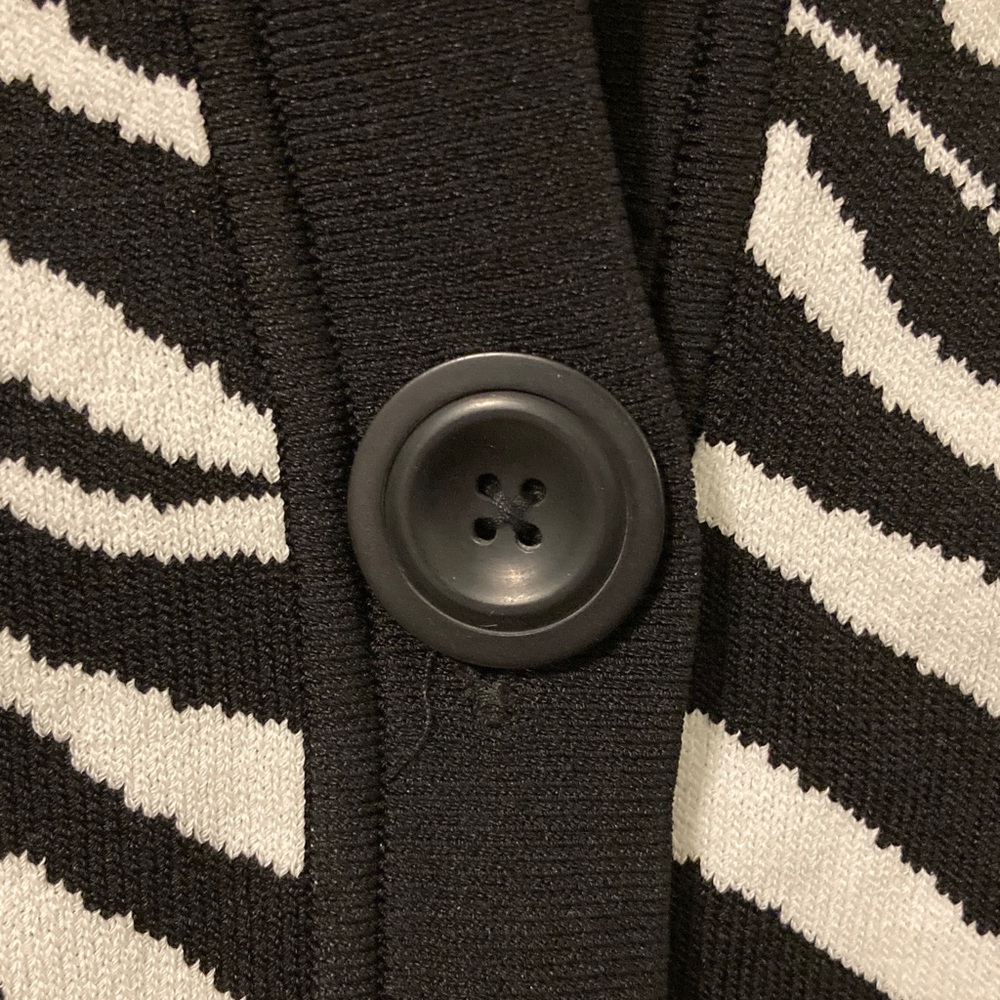 Jones New York Signature Petite Women's Black and White Zebra Cardigan PP SP - Picture 4 of 10